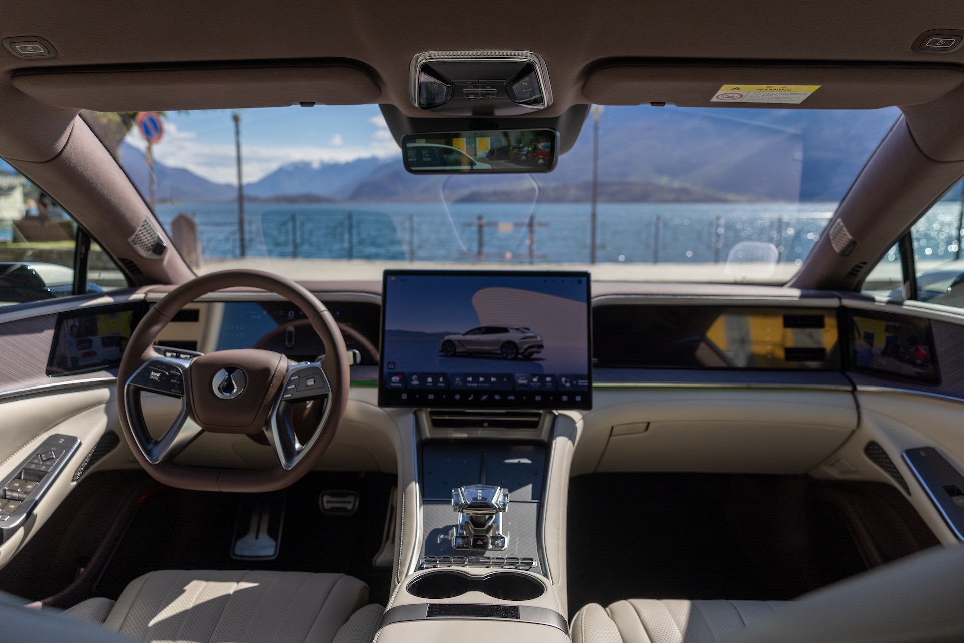 DENZA Z9GT Cockpit - VMC Hinterradlenkung